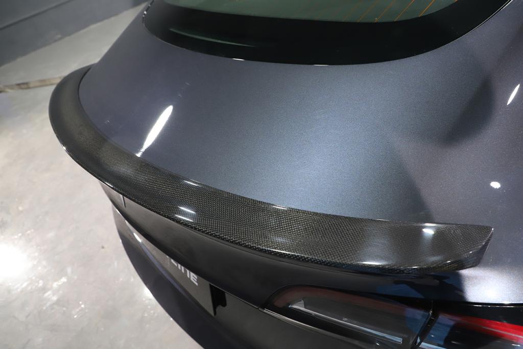 Image of CarbonWorks Achter Ducktail Spoiler Carbon Tesla Model 3