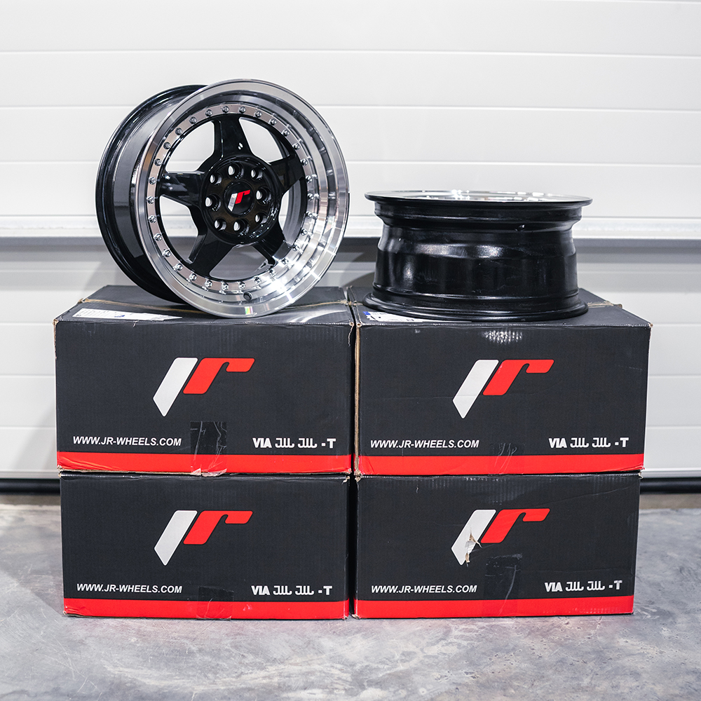 Image of JR-Wheels JR6 TWEEDE KANS Velgen 15 Inch 7J ET35 4x100,4x114.3 Gloss Black