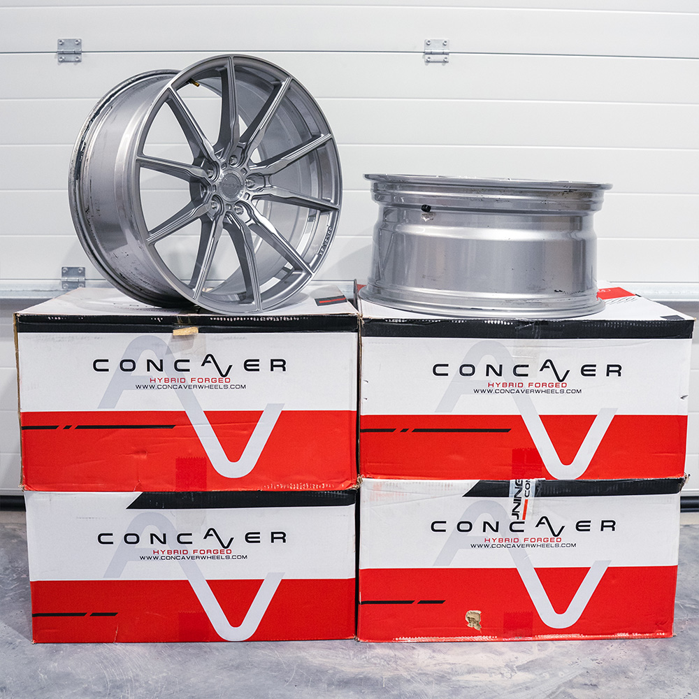 Image of Concaver CVR4 Velgen 20 Inch 9.5J ET40 5x112 Brushed Titanium
