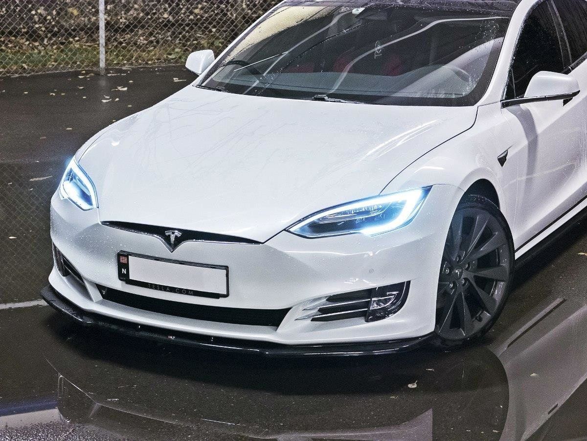 Image of Maxton Voor Bumper Lip V1 Glanzend Zwart ABS Plastic Tesla Model S Facelift
