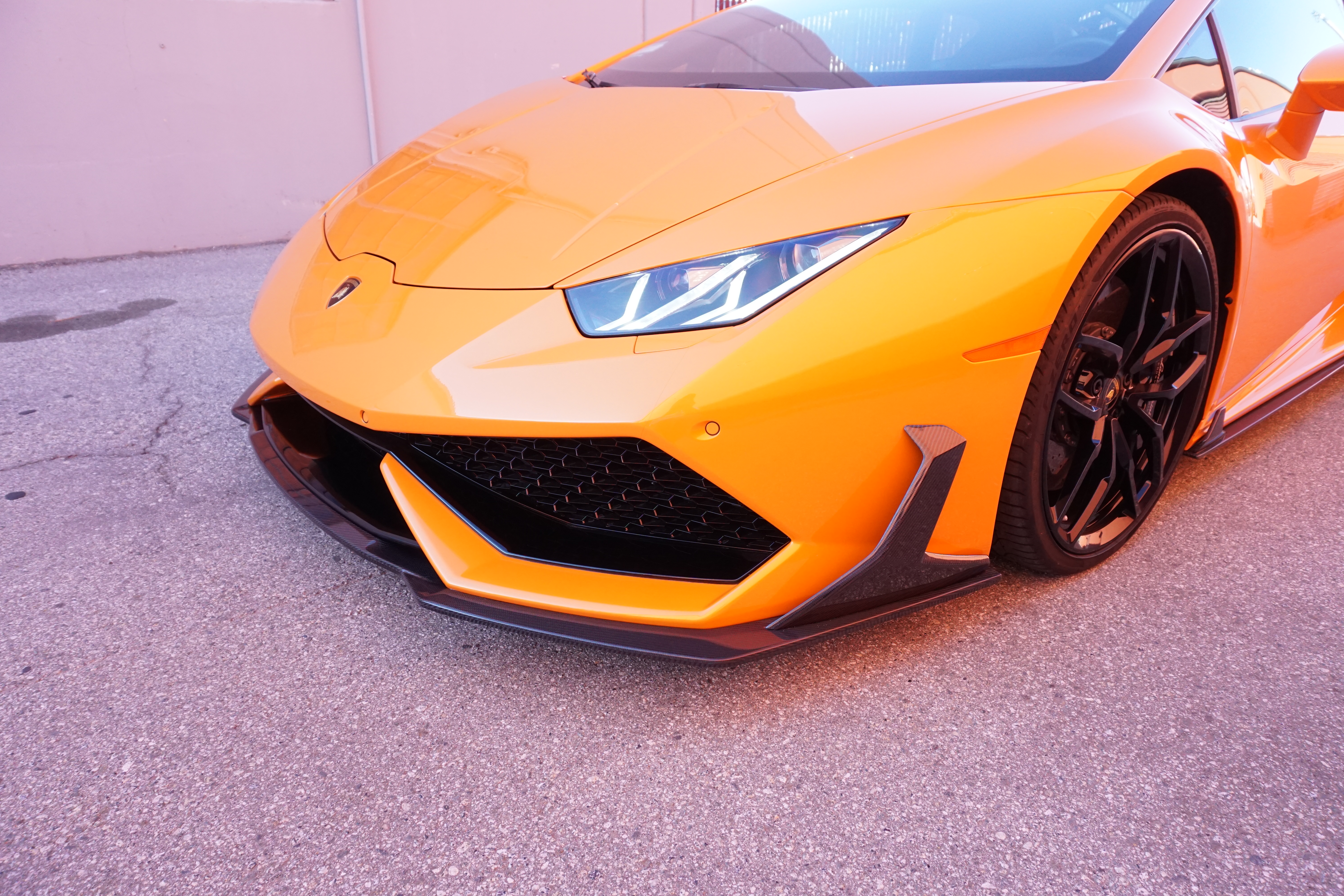 Image of CarbonWorks Voor Bumper Lip GT Style Carbon Lamborghini Huracan