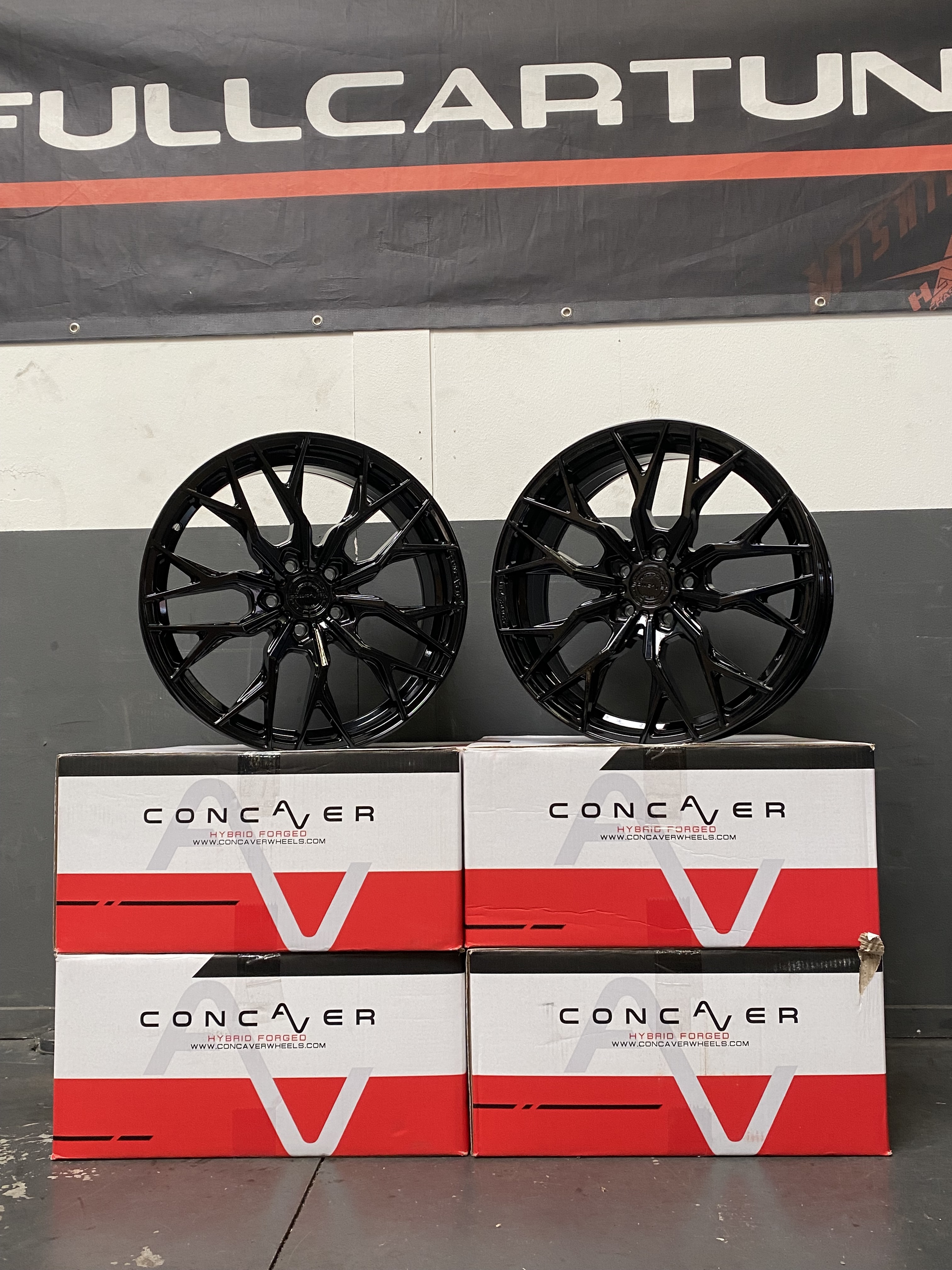 Image of Concaver CVR1 Velgen 19 Inch 8.5J ET35 5x112 Platinum Black
