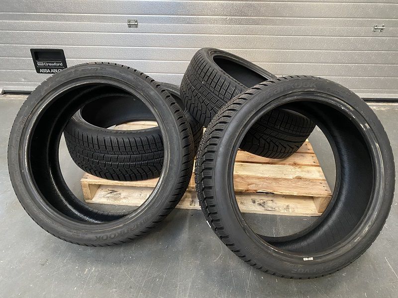 Image of Hankook Winter I-Cept Evo2 W320 XL 225/40 VR19 set of 4