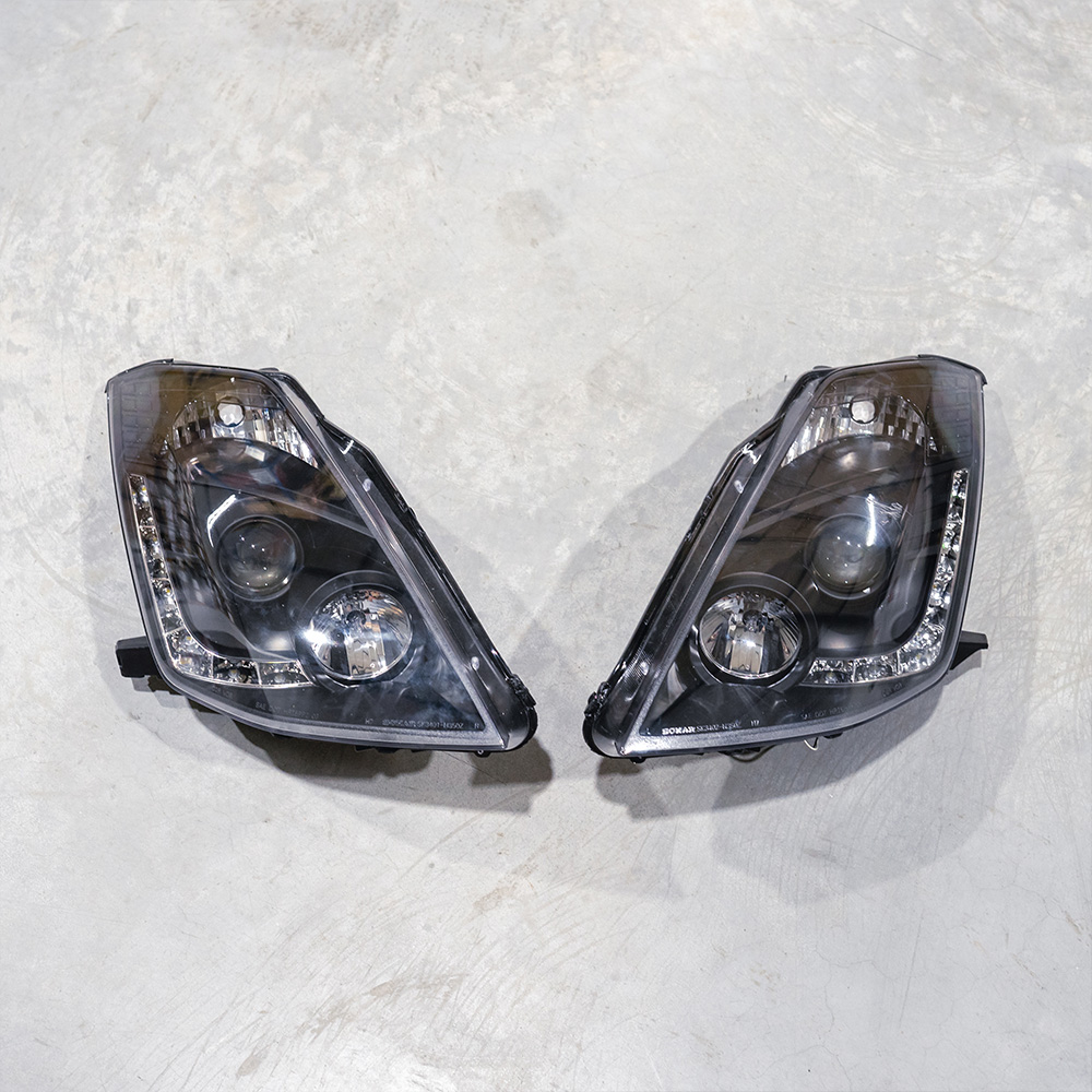Image of SK-Import Koplampen TWEEDE KANS Black Housing Nissan 350Z