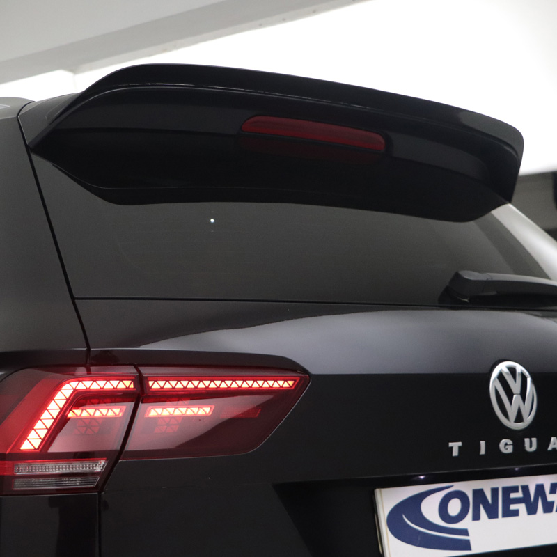 Image of Oneway Achter Dak Spoiler Zwart ABS Plastic Volkswagen Tiguan