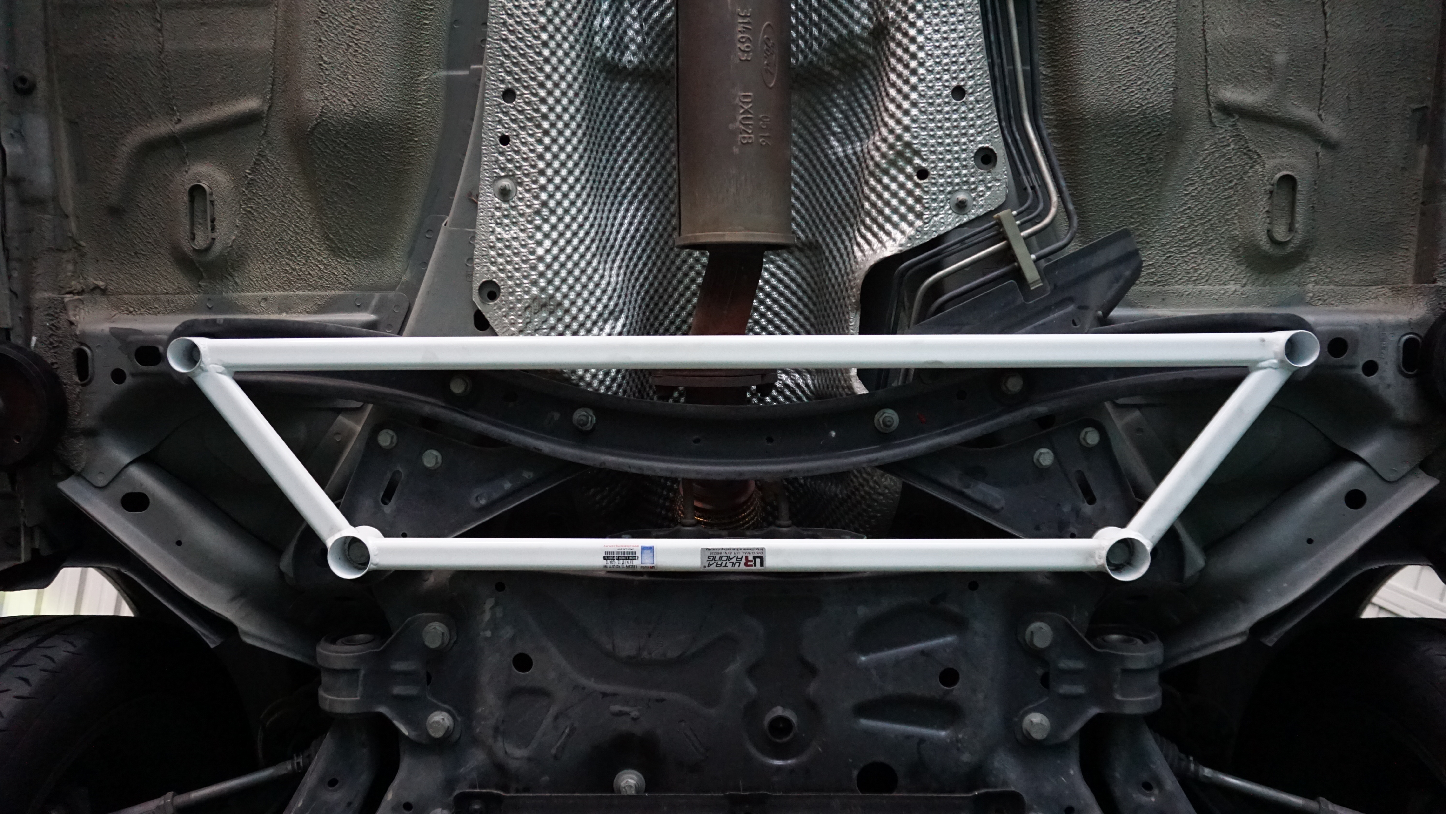 Image of Ultra Racing Voor Veerpootbrug 4 Points Wit Staal Ford Focus,Kuga