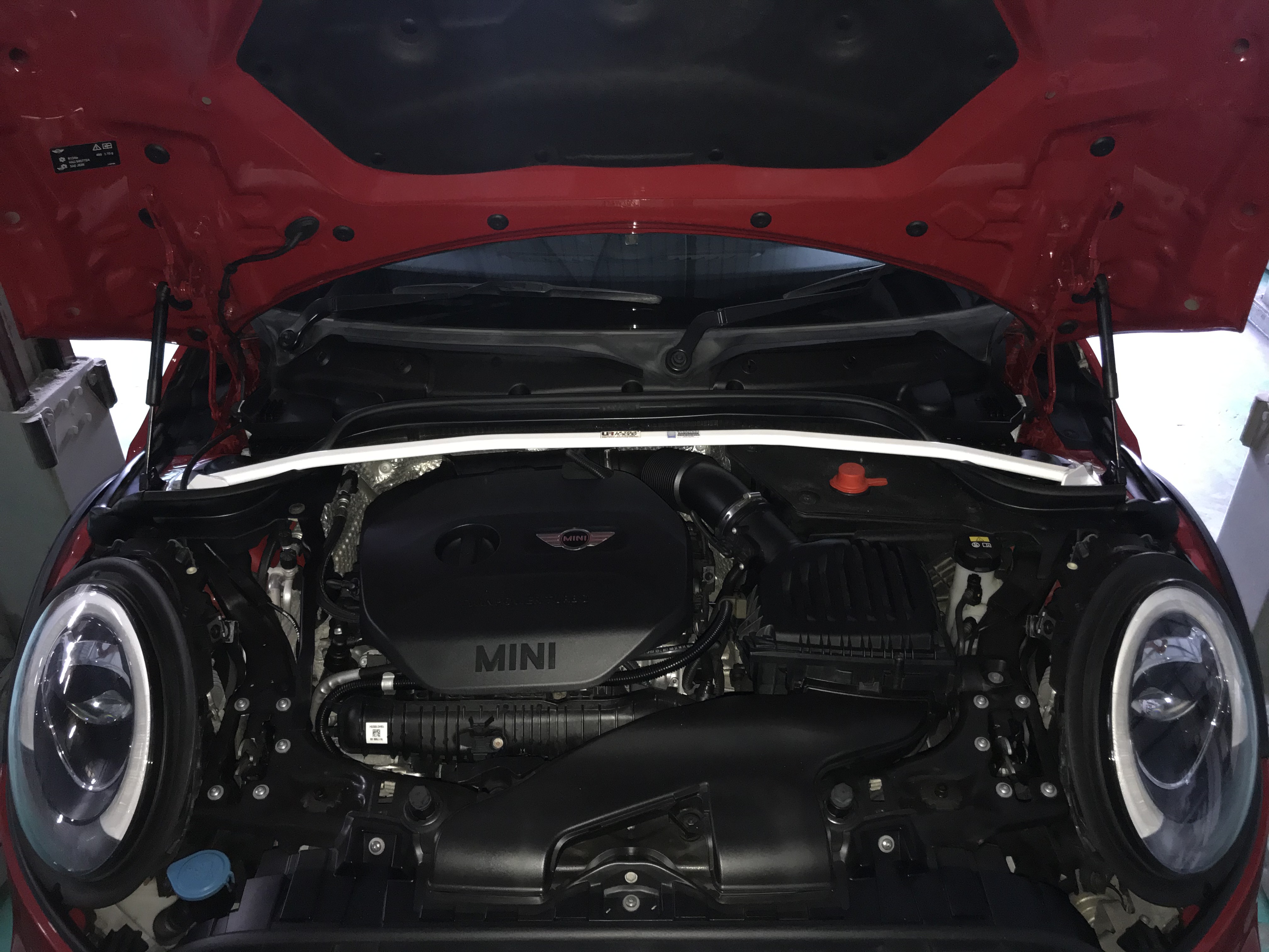 Image of Ultra Racing Voor Veerpootbrug Wit Staal Mini Cooper Cooper