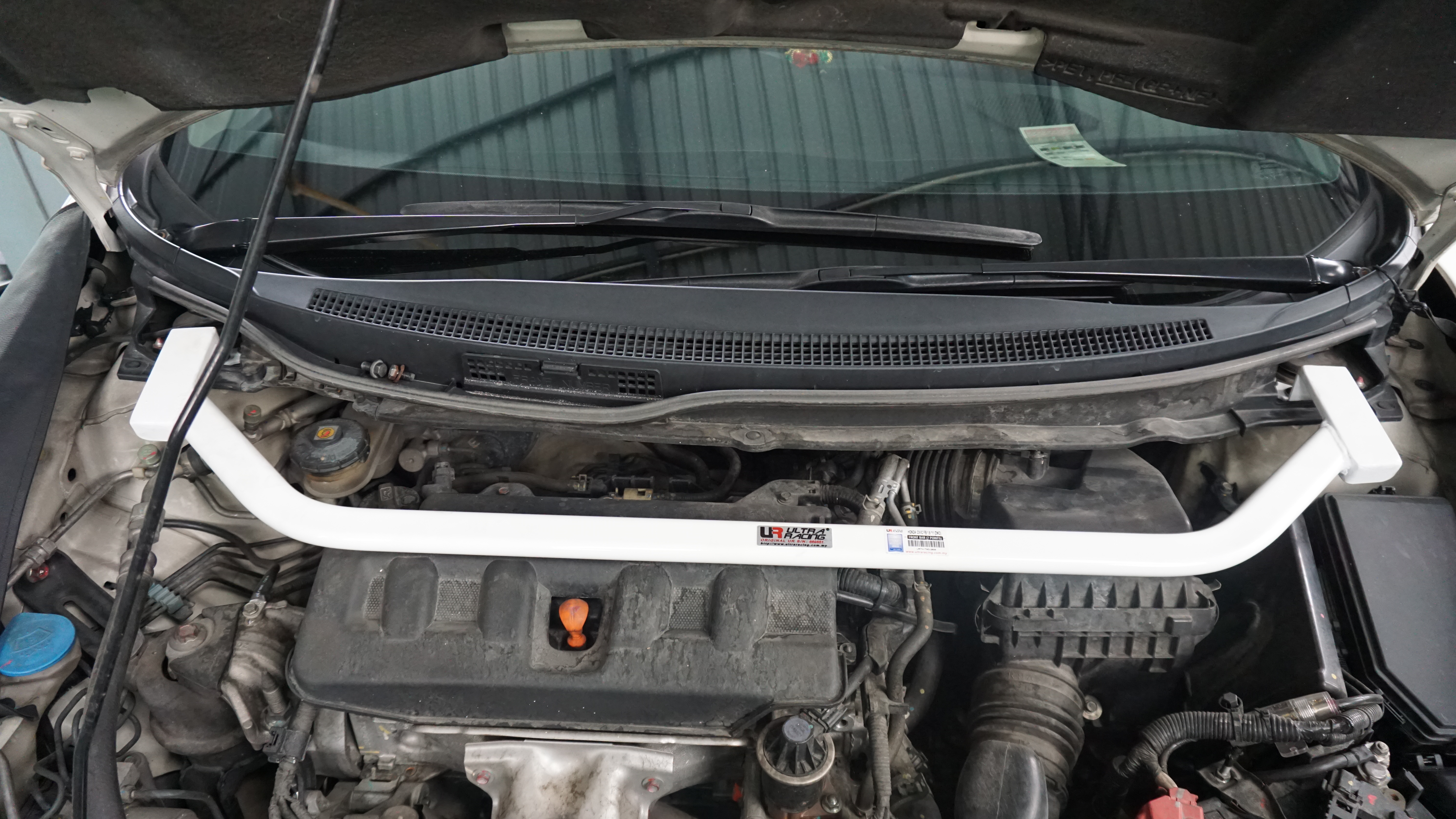 Image of Ultra Racing Voor Veerpootbrug 2 Points Wit Staal Honda Civic