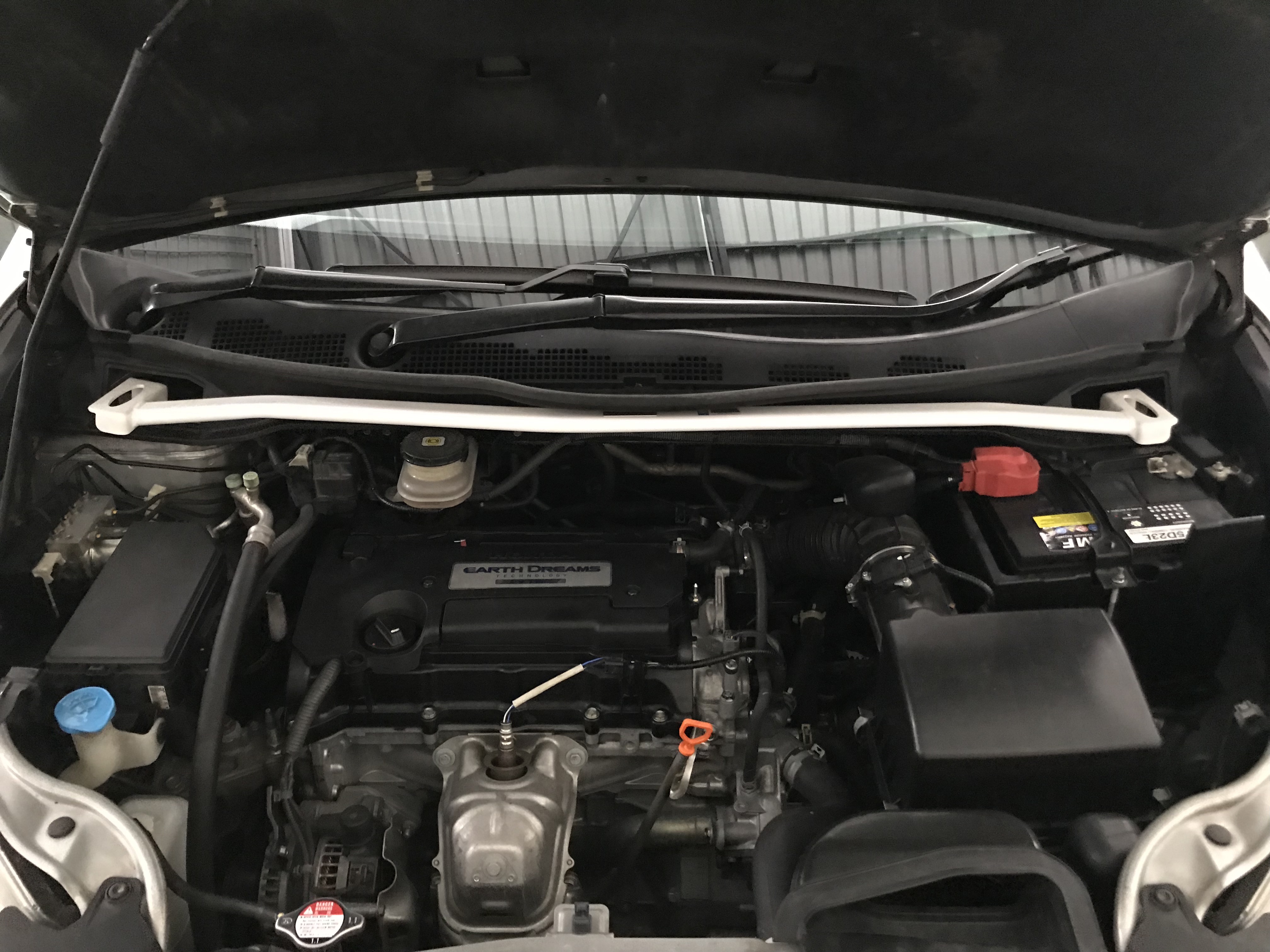 Image of Ultra Racing Voor Veerpootbrug 2 Points Wit Staal Honda Odyssey