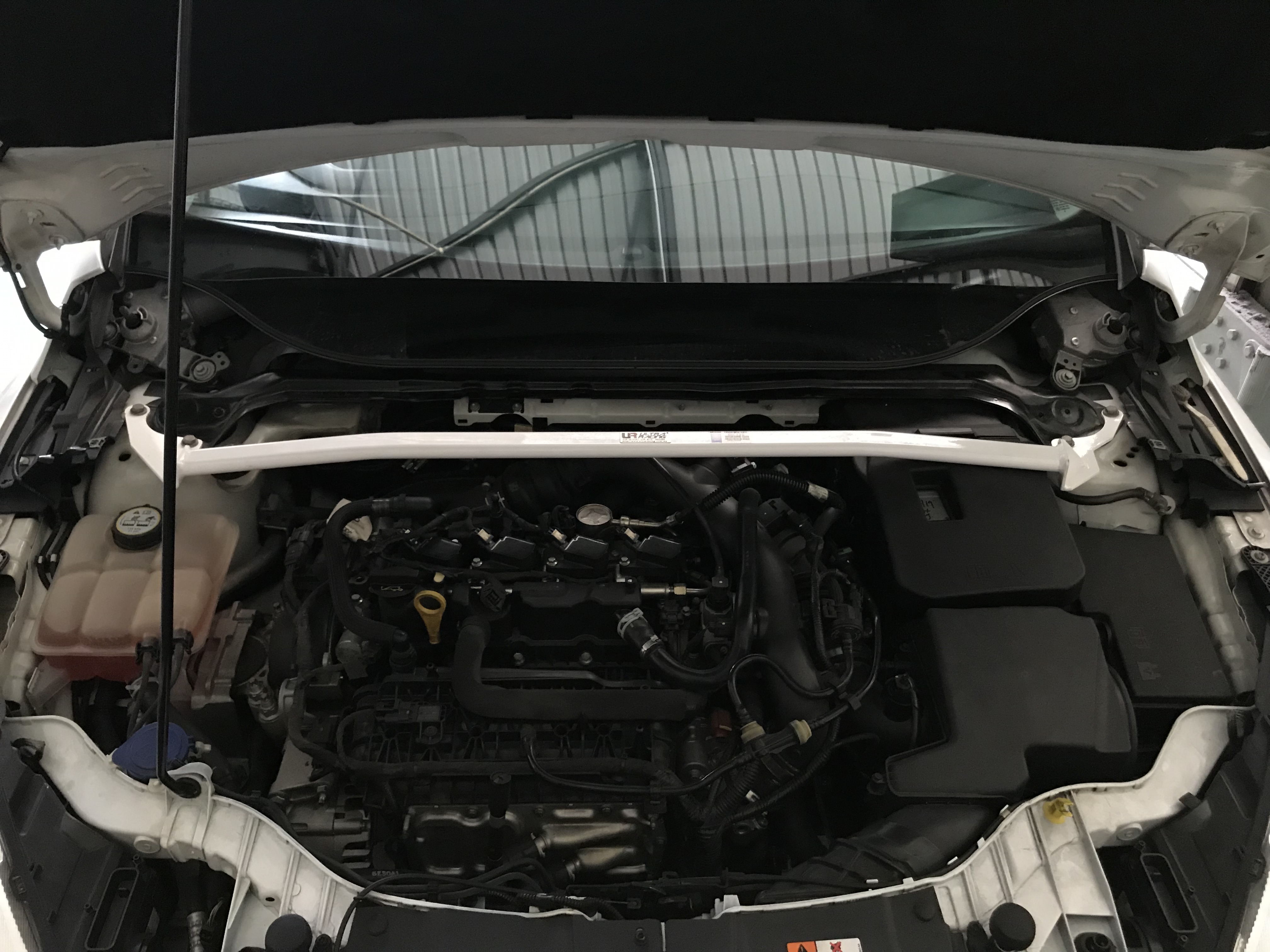 Image of Ultra Racing Voor Veerpootbrug 2 Points Wit Staal Ford Focus