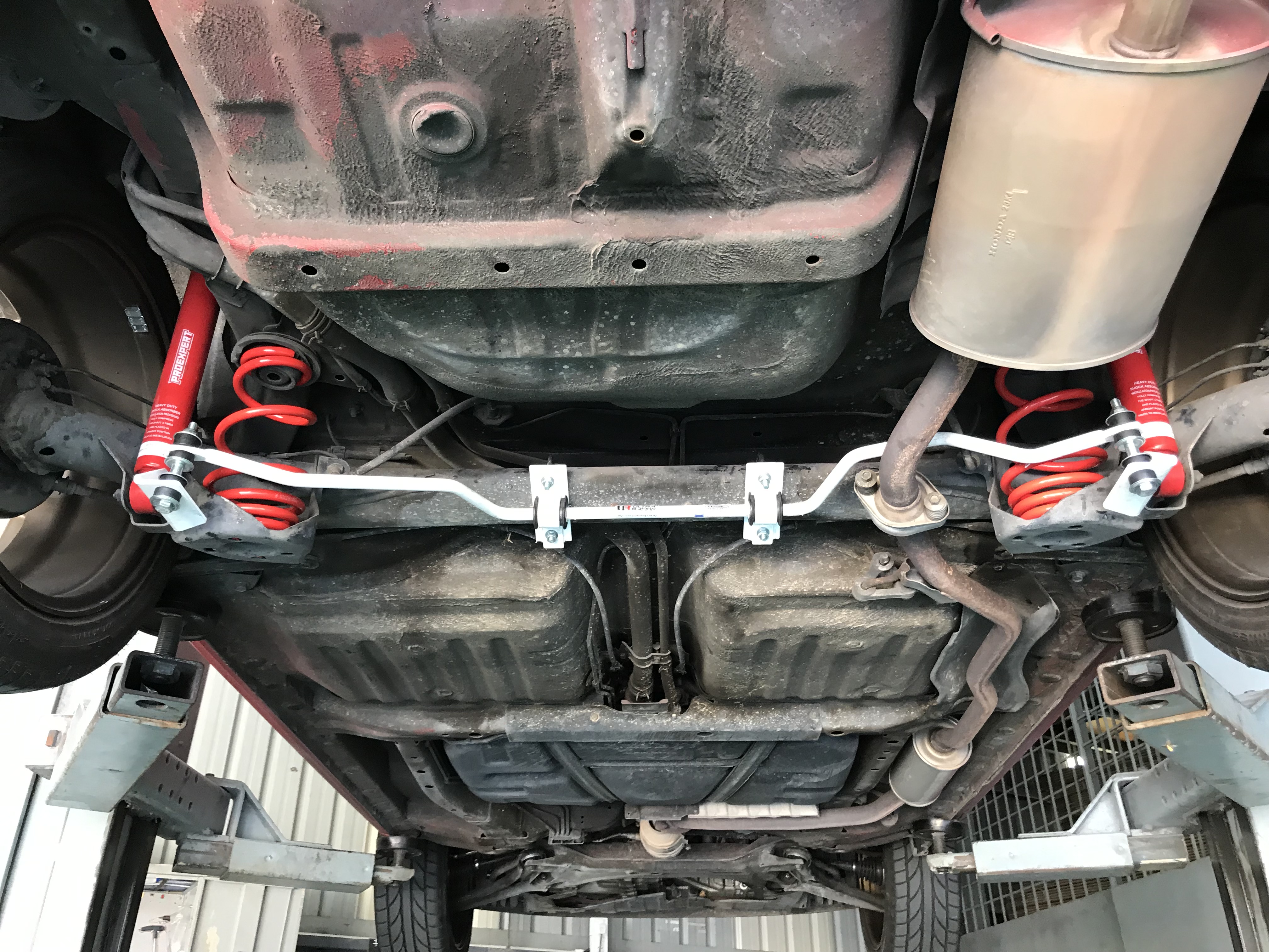 Image of Ultra Racing Achter Stabilisatorstang Wit 16mm Staal Honda Fit, Jazz