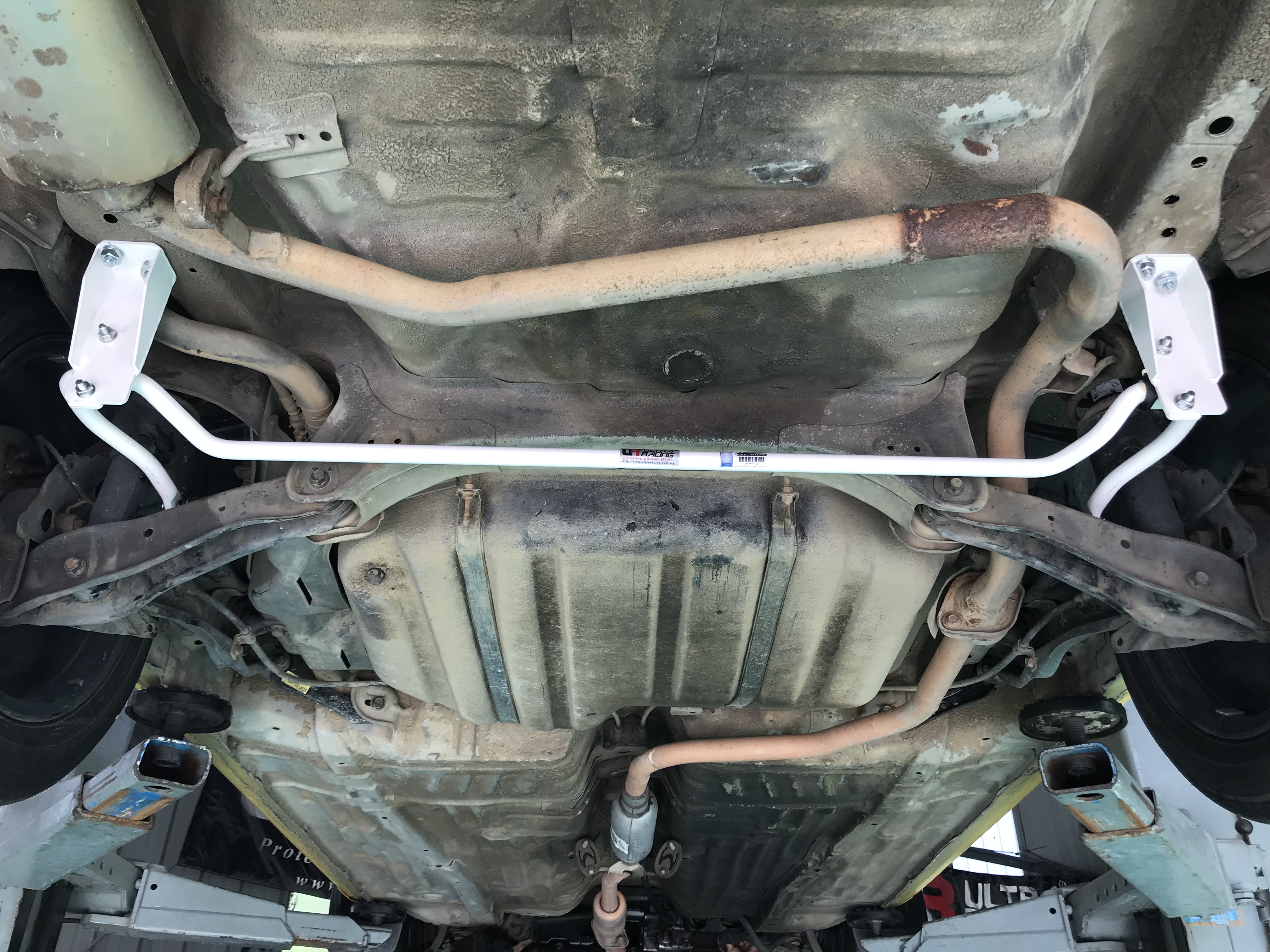 Image of Ultra Racing Achter Stabilisatorstang Wit 19mm Staal Honda Civic,CRX,Del Sol