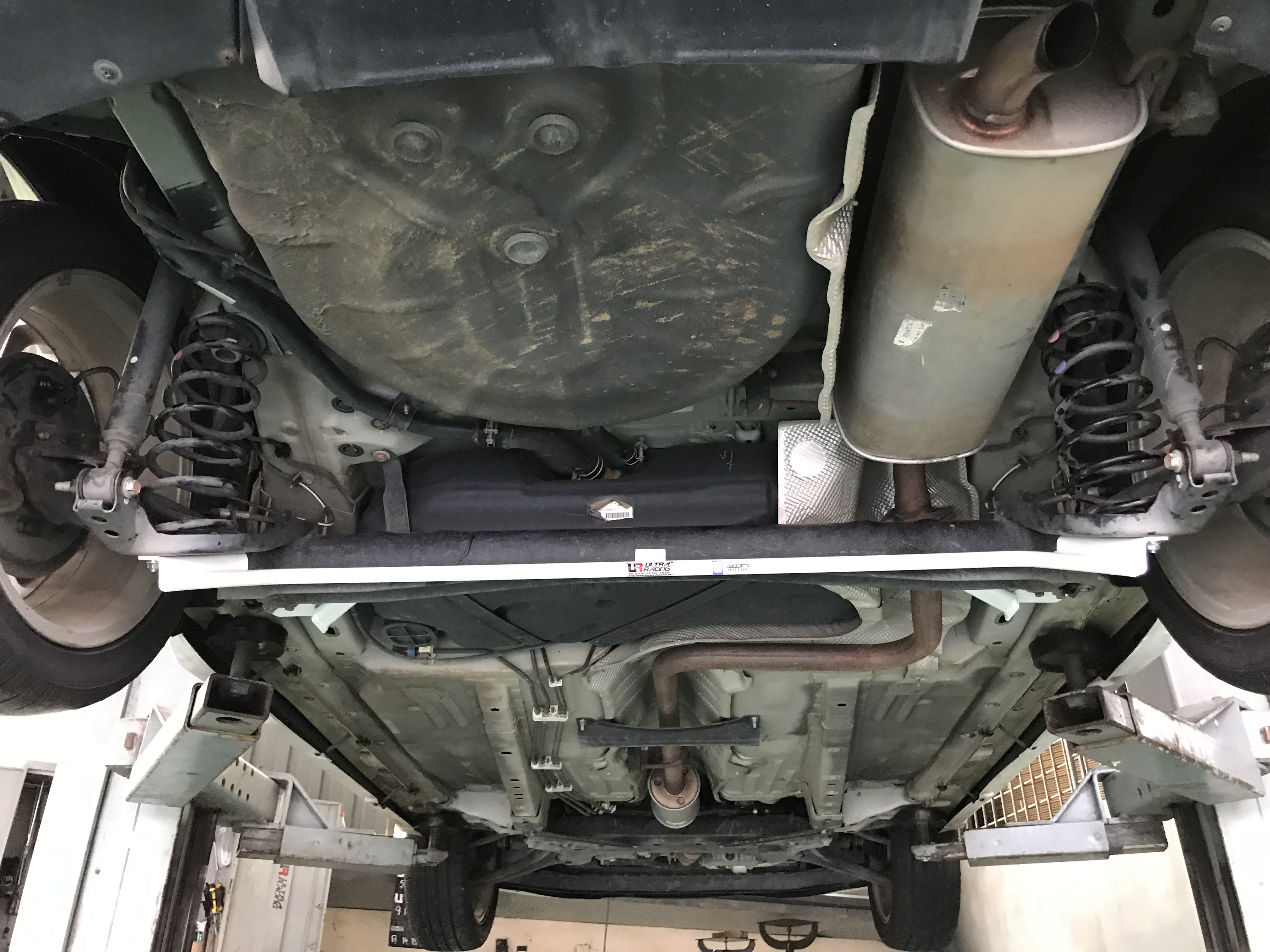 Image of Ultra Racing Achter Stabilisatorstang Wit 19mm Staal Ford Fiesta
