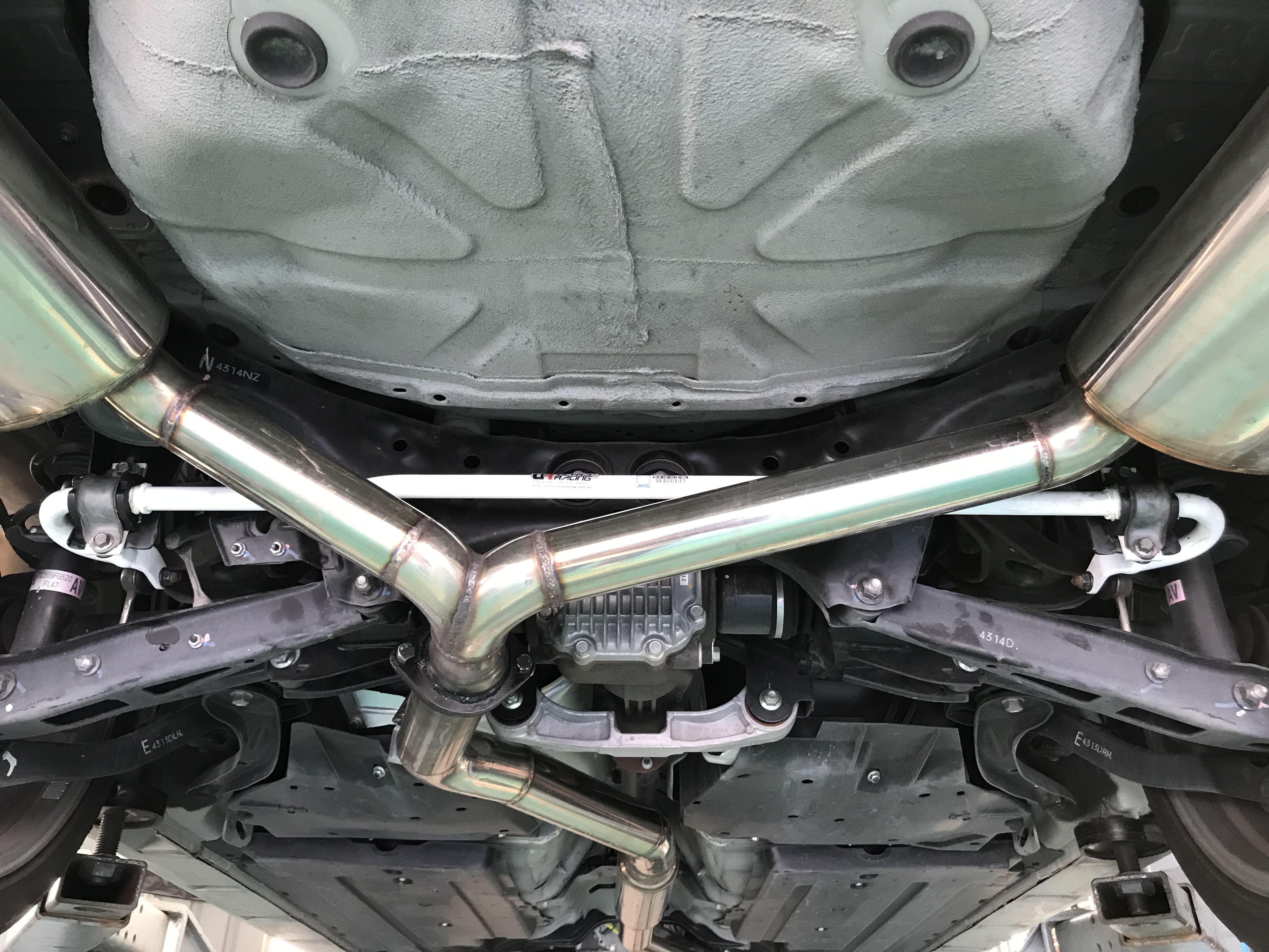 Image of Ultra Racing Achter Stabilisatorstang Wit 21mm Staal Subaru,Toyota