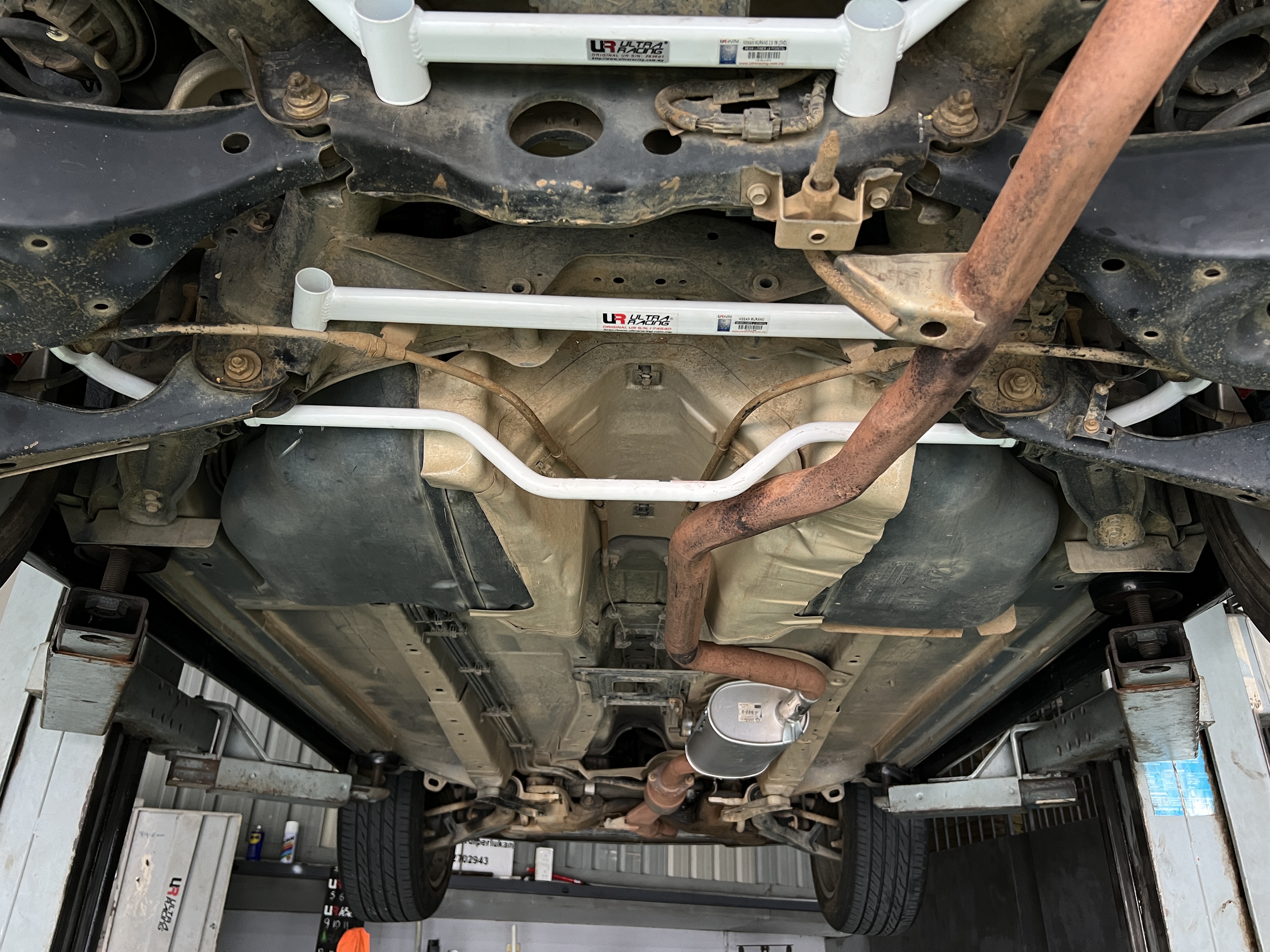 Image of Ultra Racing Achter Stabilisatorstang Wit 22mm Staal Nissan Murano