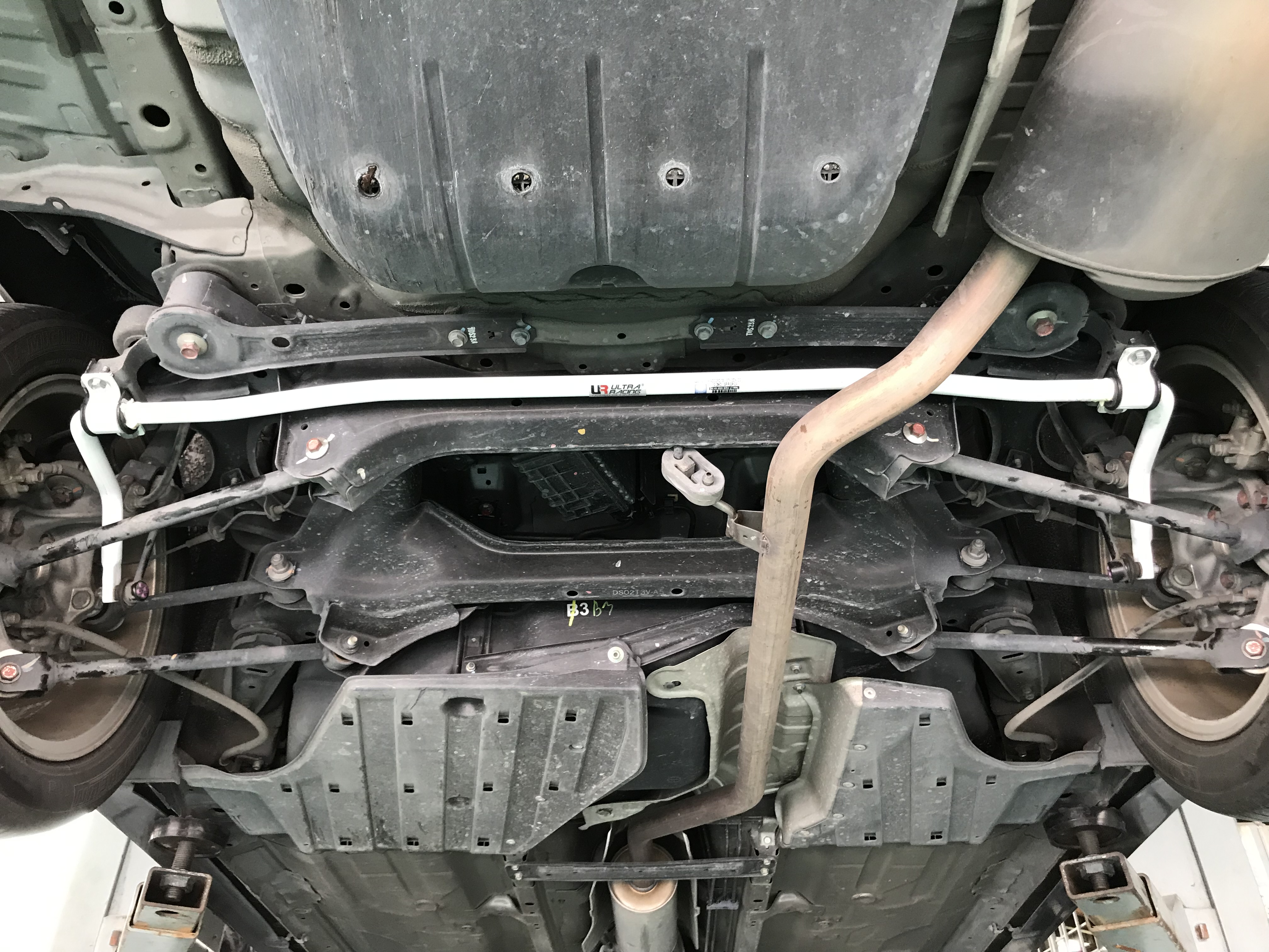 Image of Ultra Racing Achter Stabilisatorstang Wit 22mm Staal Honda Accord