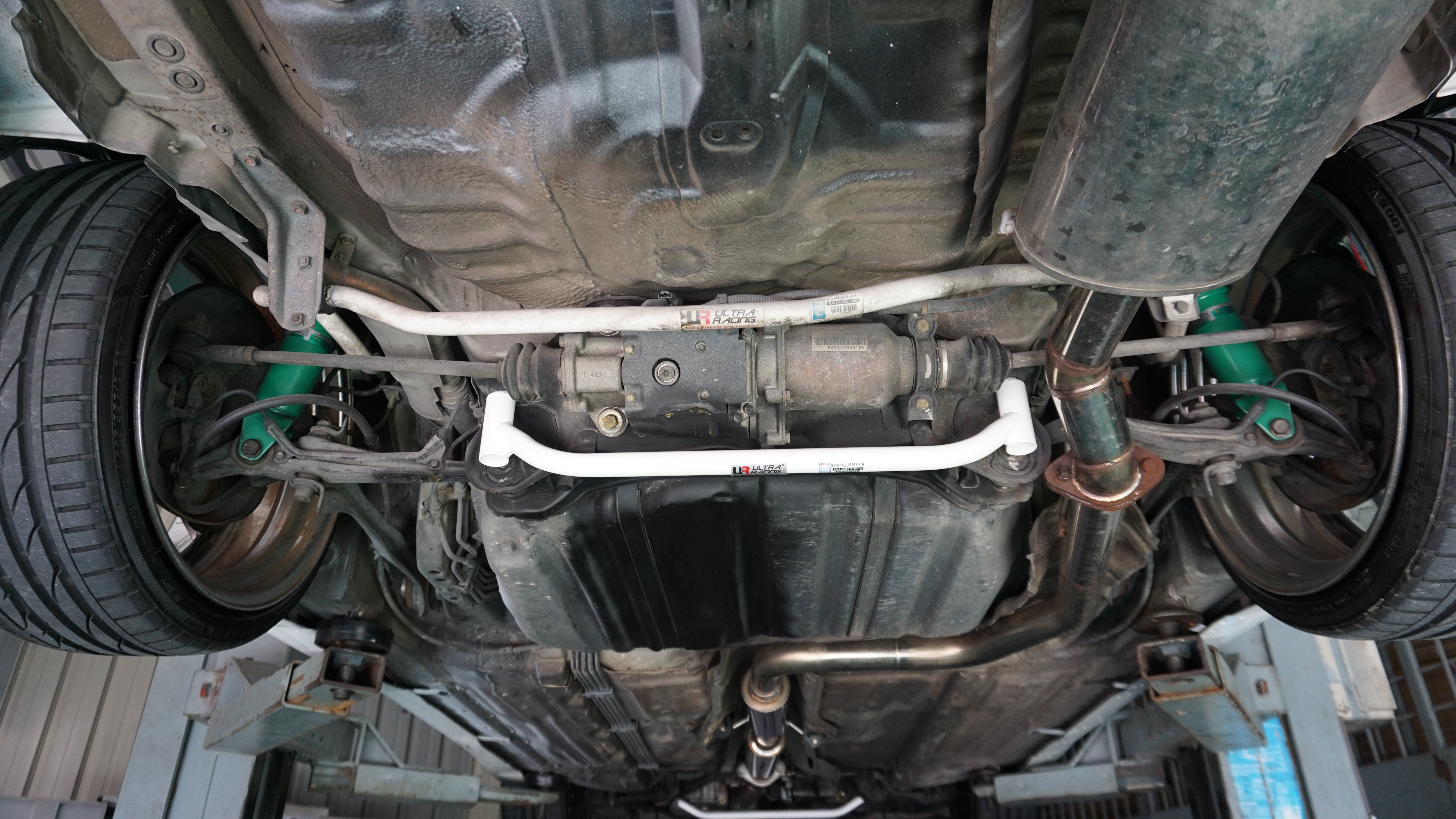 Image of Ultra Racing Achter Stabilisatorstang Wit 23mm Staal Honda Prelude