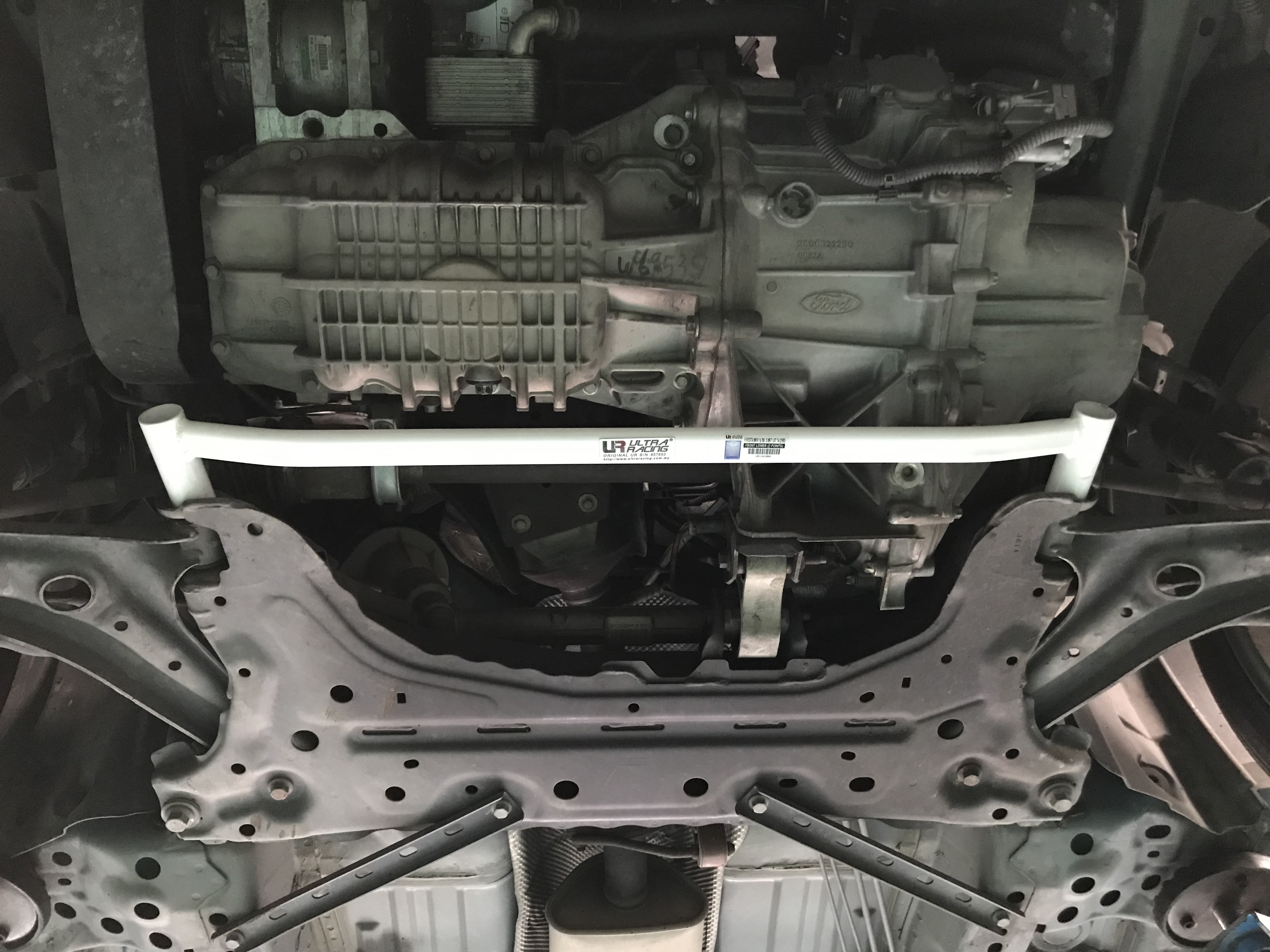 Image of Ultra Racing Voor Veerpootbrug Wit Staal Ford Fiesta