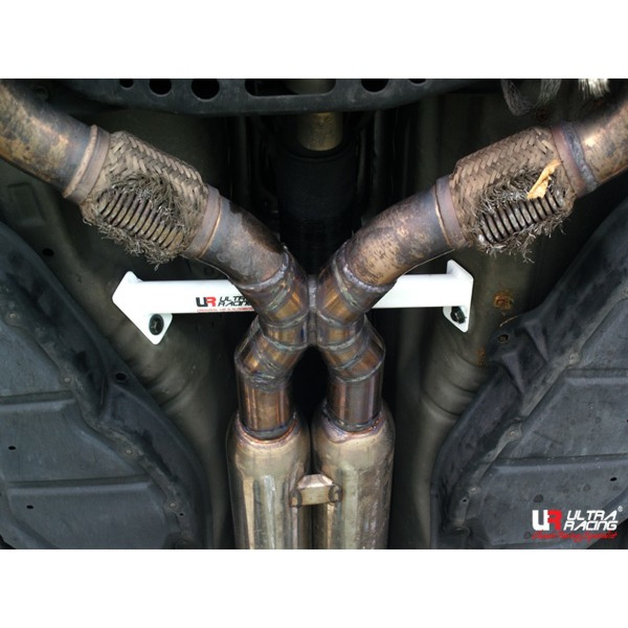Image of Ultra Racing Crossmember Beugel 2 Points Wit Staal Nissan 350Z