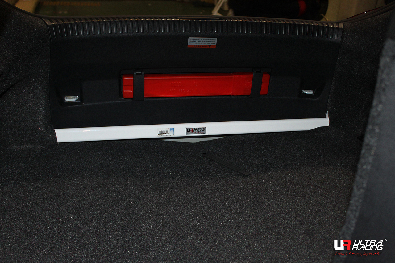 Image of Ultra Racing Achter Veerpootbrug 2 Points Wit Staal Volkswagen Scirocco
