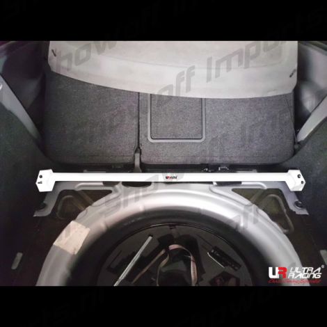 Image of Ultra Racing Achter Veerpootbrug 2 Points Wit Staal Volkswagen Golf