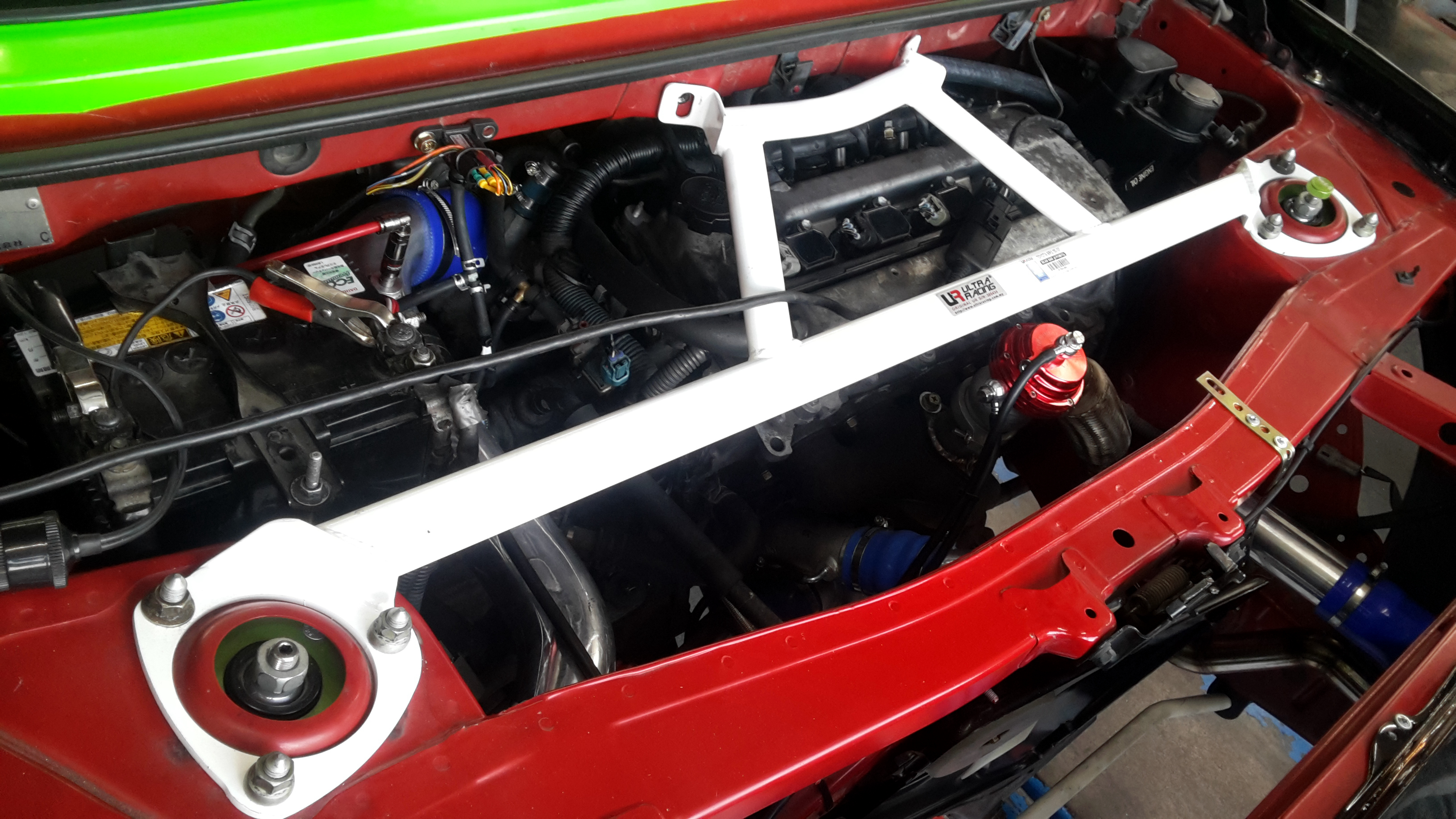 Image of Ultra Racing Achter Koffer Beugel 4 Points Wit Staal Toyota MR2