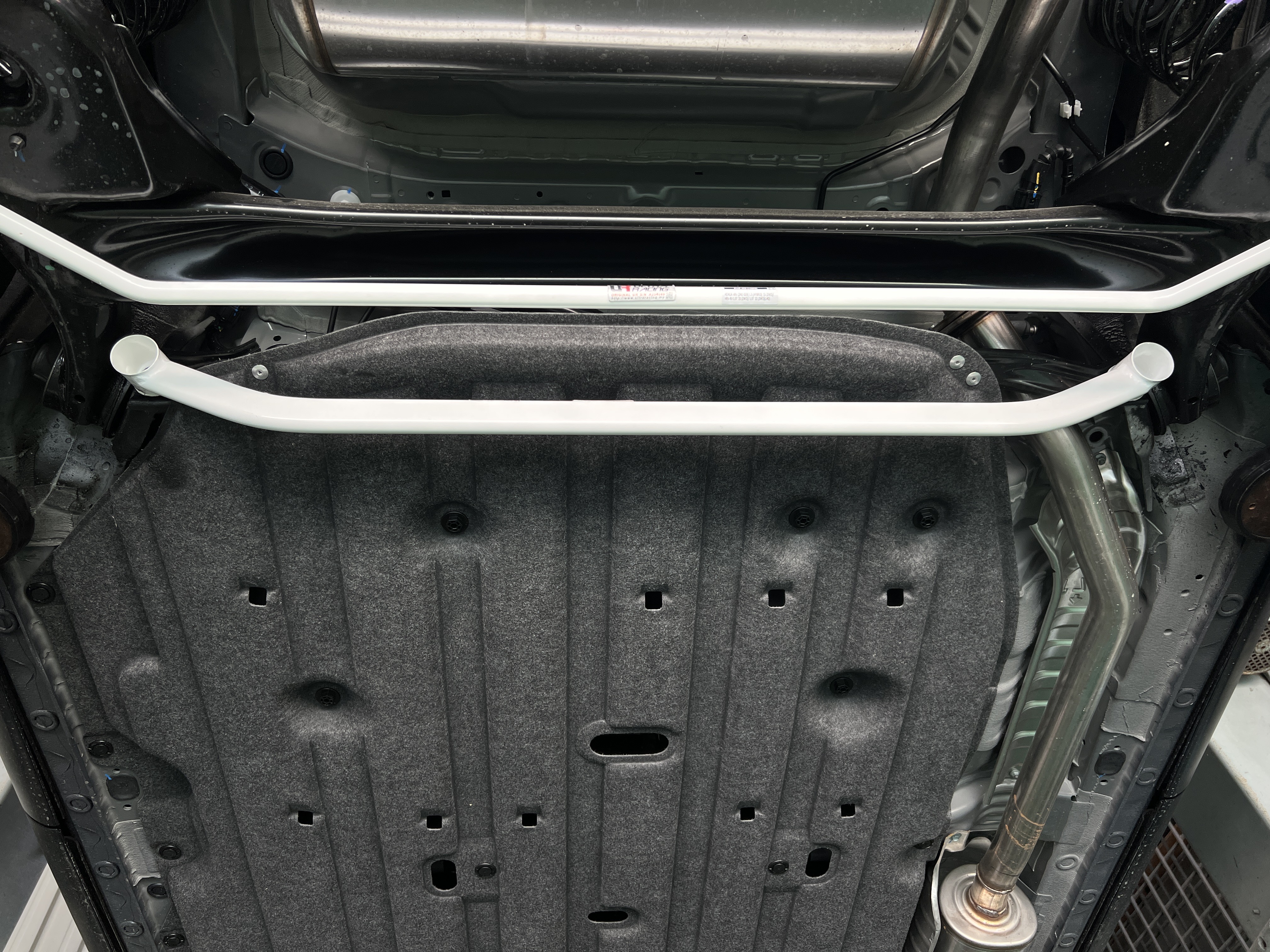 Image of Ultra Racing Achter Veerpootbrug Wit Staal Honda HR-V