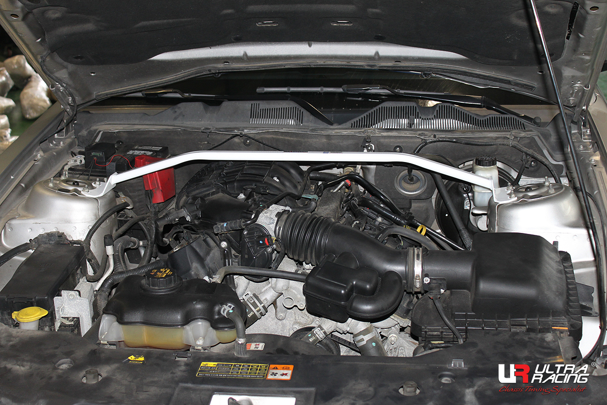 Image of Ultra Racing Voor Veerpootbrug 2 Points Wit Staal Ford Mustang