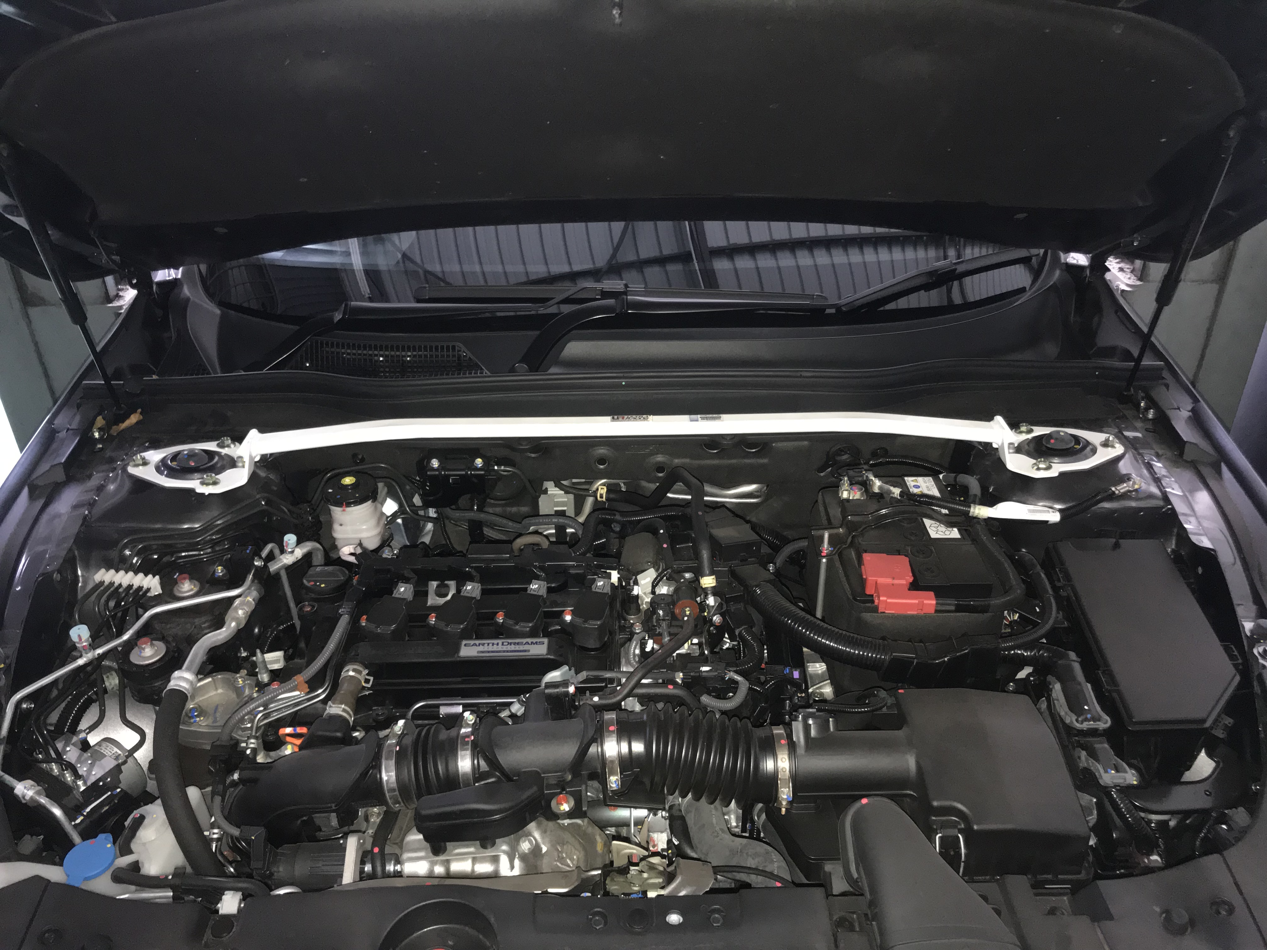 Image of Ultra Racing Voor Veerpootbrug 2 Points Wit Staal Honda Accord