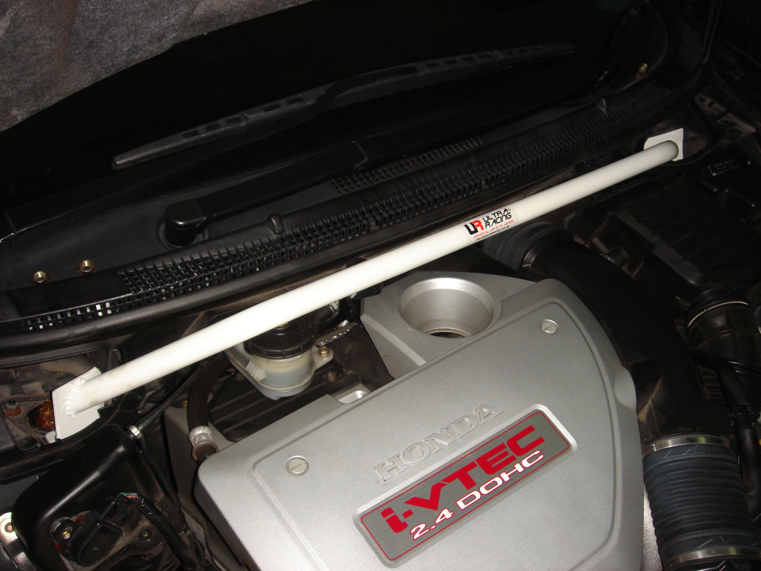 Image of Ultra Racing Voor Veerpootbrug 2 Points Wit Staal Honda Odyssey