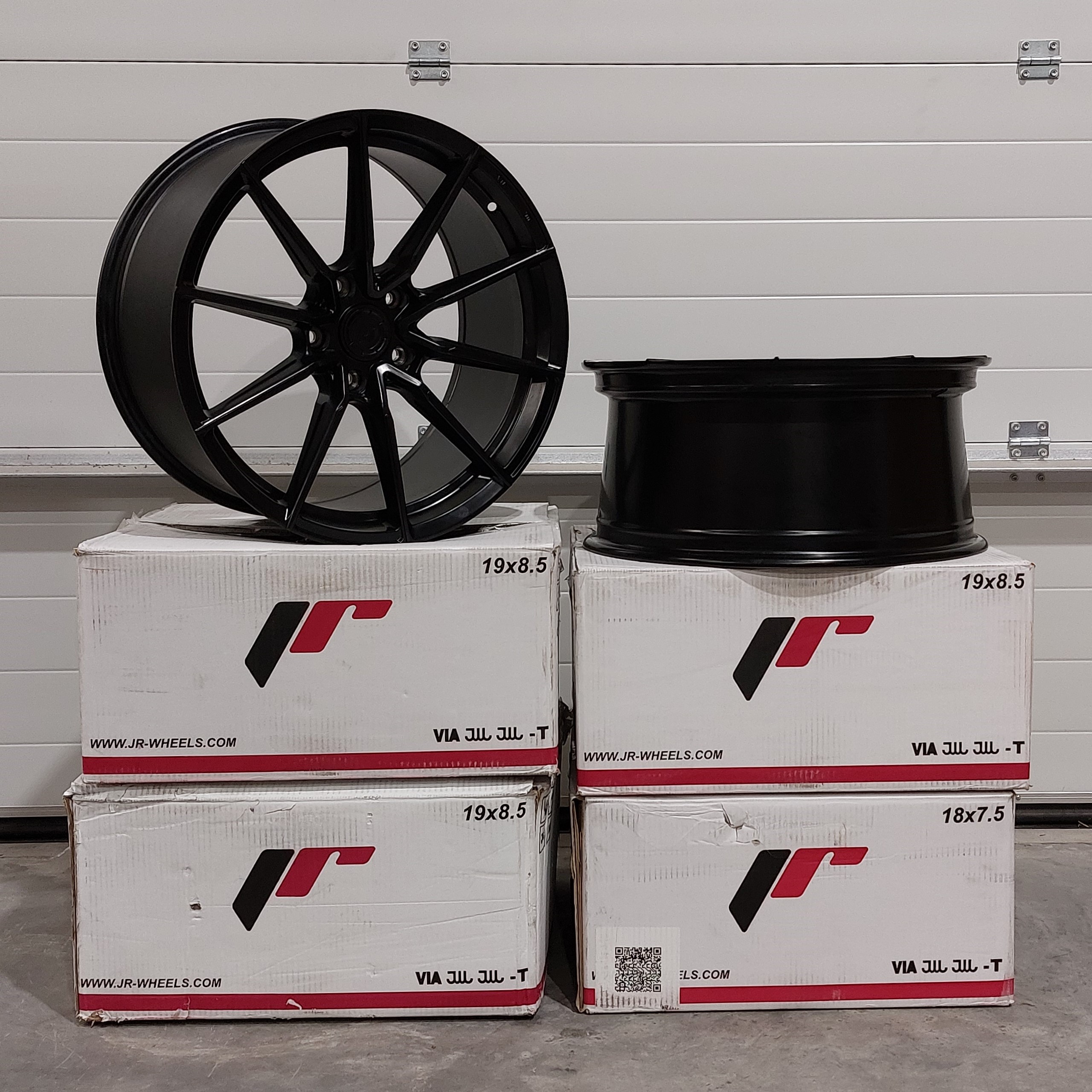Image of JR-Wheels SL02 TWEEDE KANS Velgen 19 Inch 9.5J ET45 5x120 Flow Form Flat Black