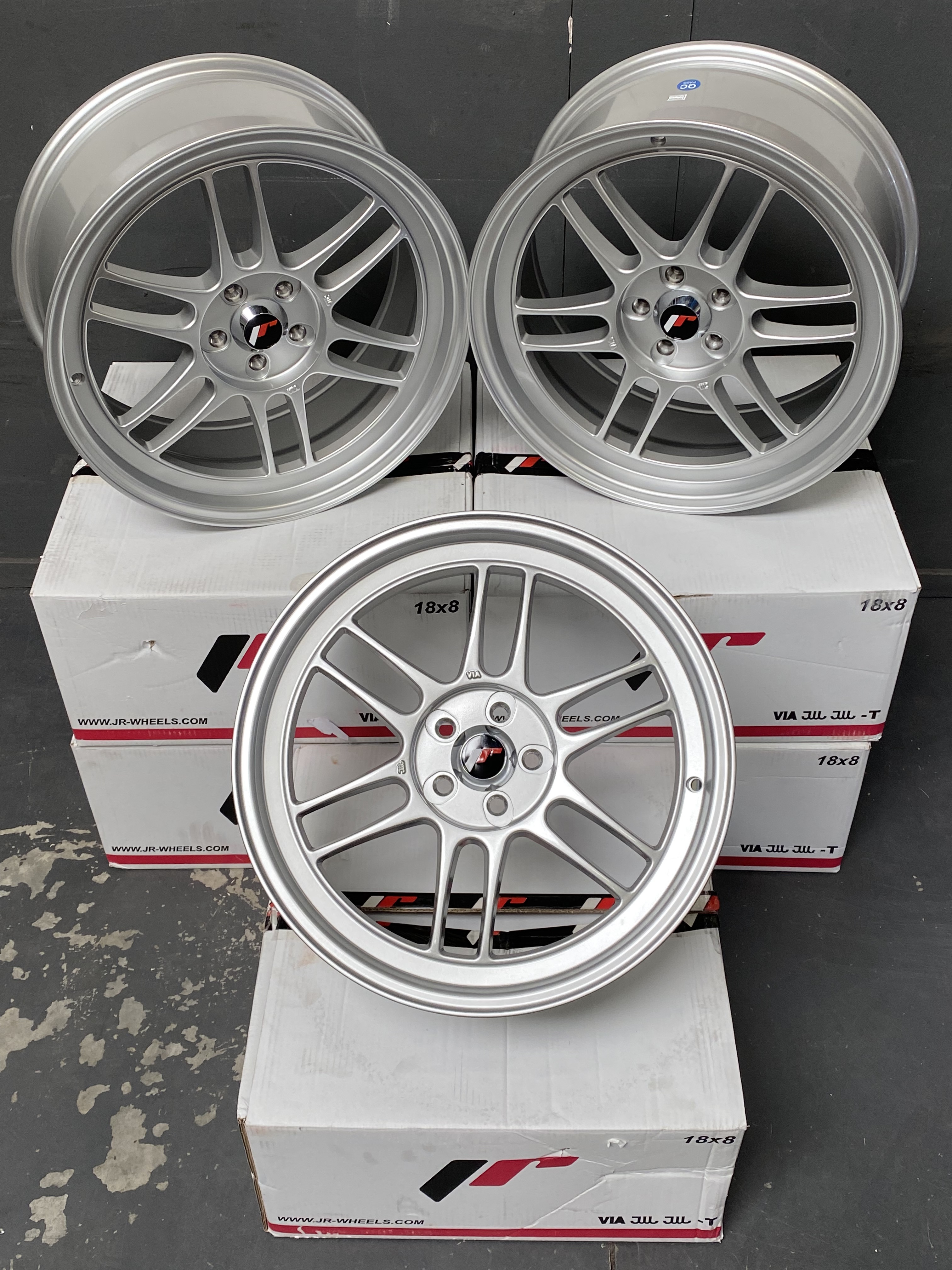 Image of JR-Wheels JR7 Velgen 18 Inch 8J ET35 5x100
