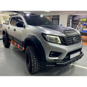 Oneway Voor en Achter Scherm Verbreders Zwart ABS Plastic Nissan Navara