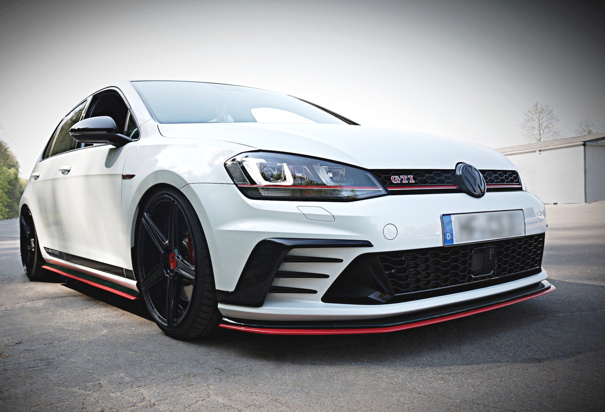 Image of Maxton Voor Bumper Lip Zwart ABS Plastic Volkswagen Golf
