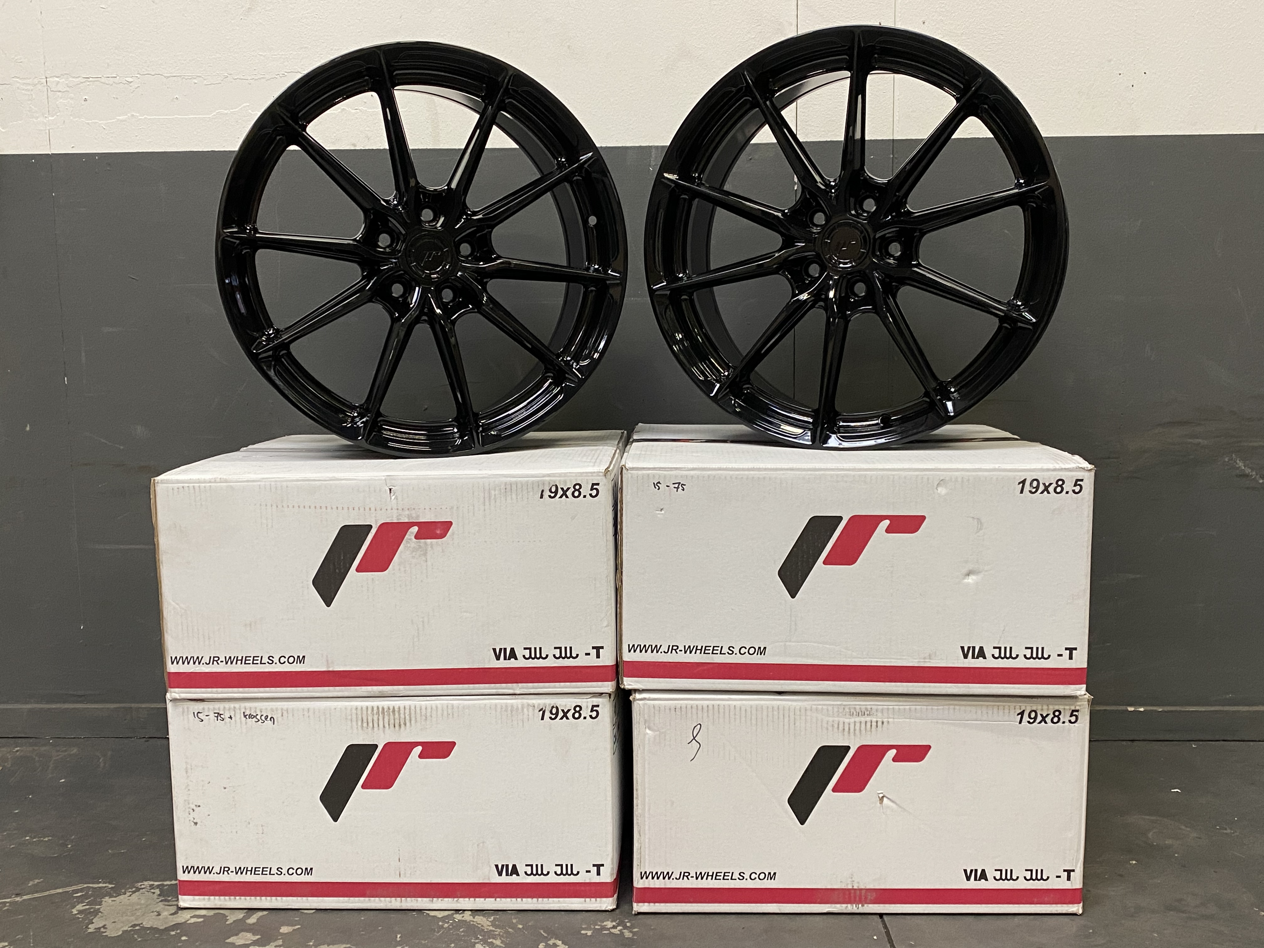 Image of JR-Wheels JR37 Velgen 19 Inch 8.5J ET45 5x112