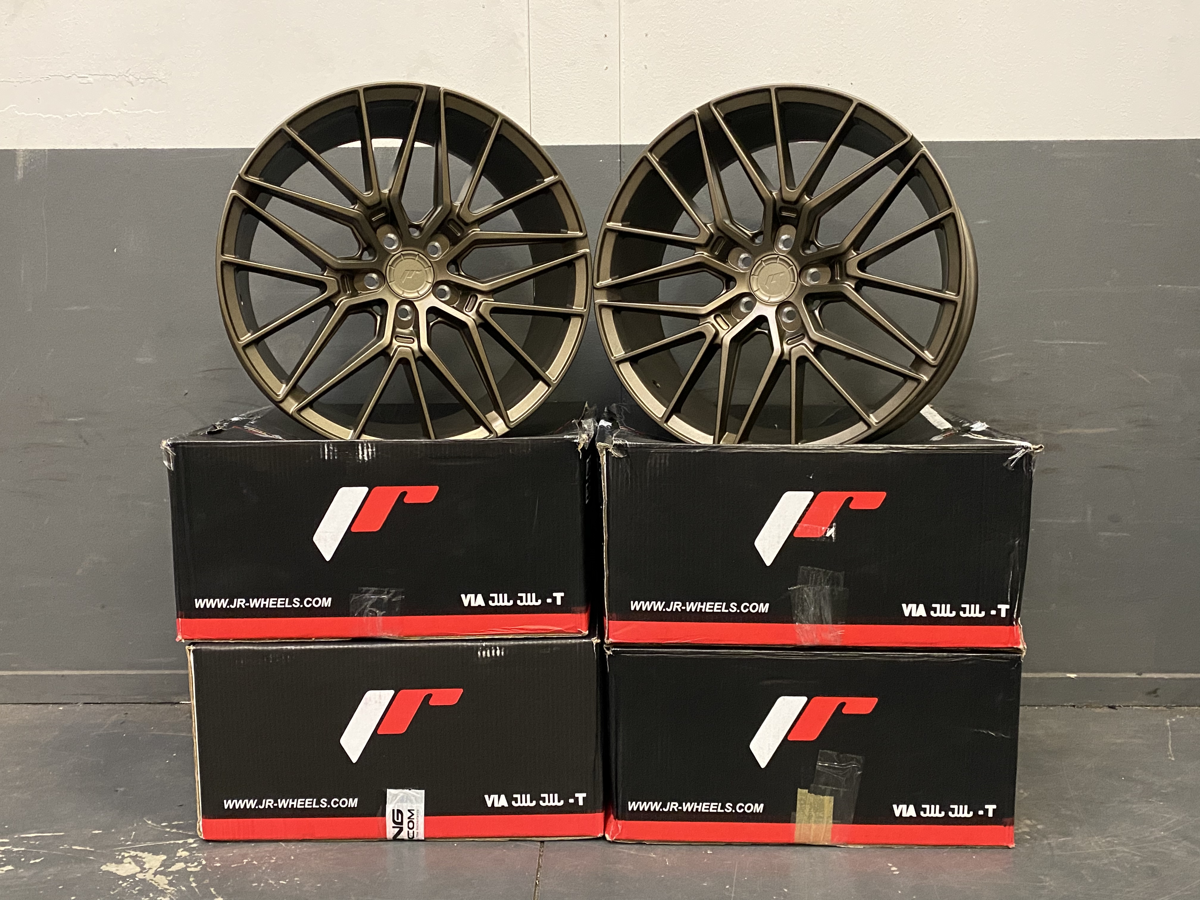 Image of JR-Wheels JR38 4x 19x8.5 ET45 5x108