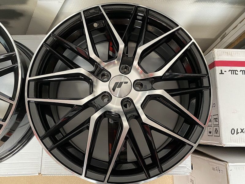Image of JR-Wheels JR28 Set Of 4 Velgen 17 Inch 7J ET20 5x112