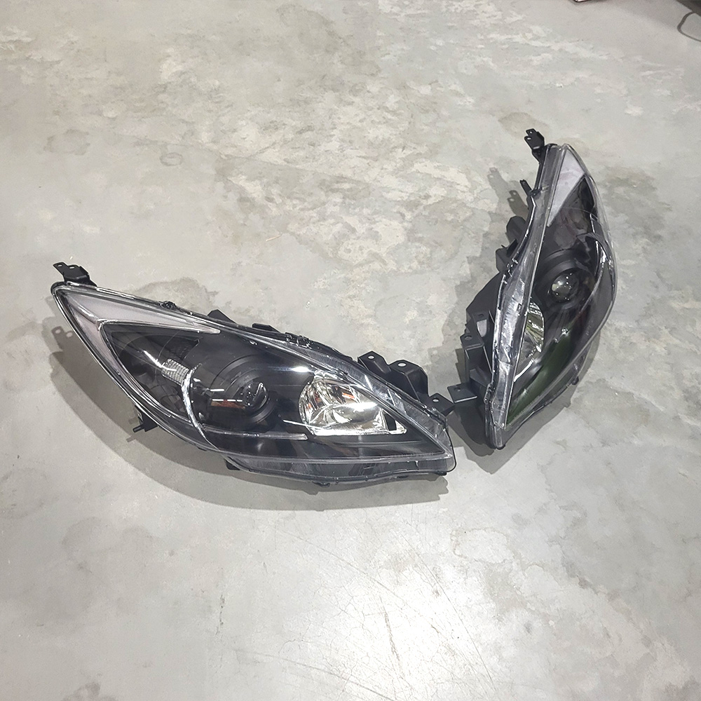 Image of SK-Import Koplampen TWEEDE KANS Black Housing Mazda 3