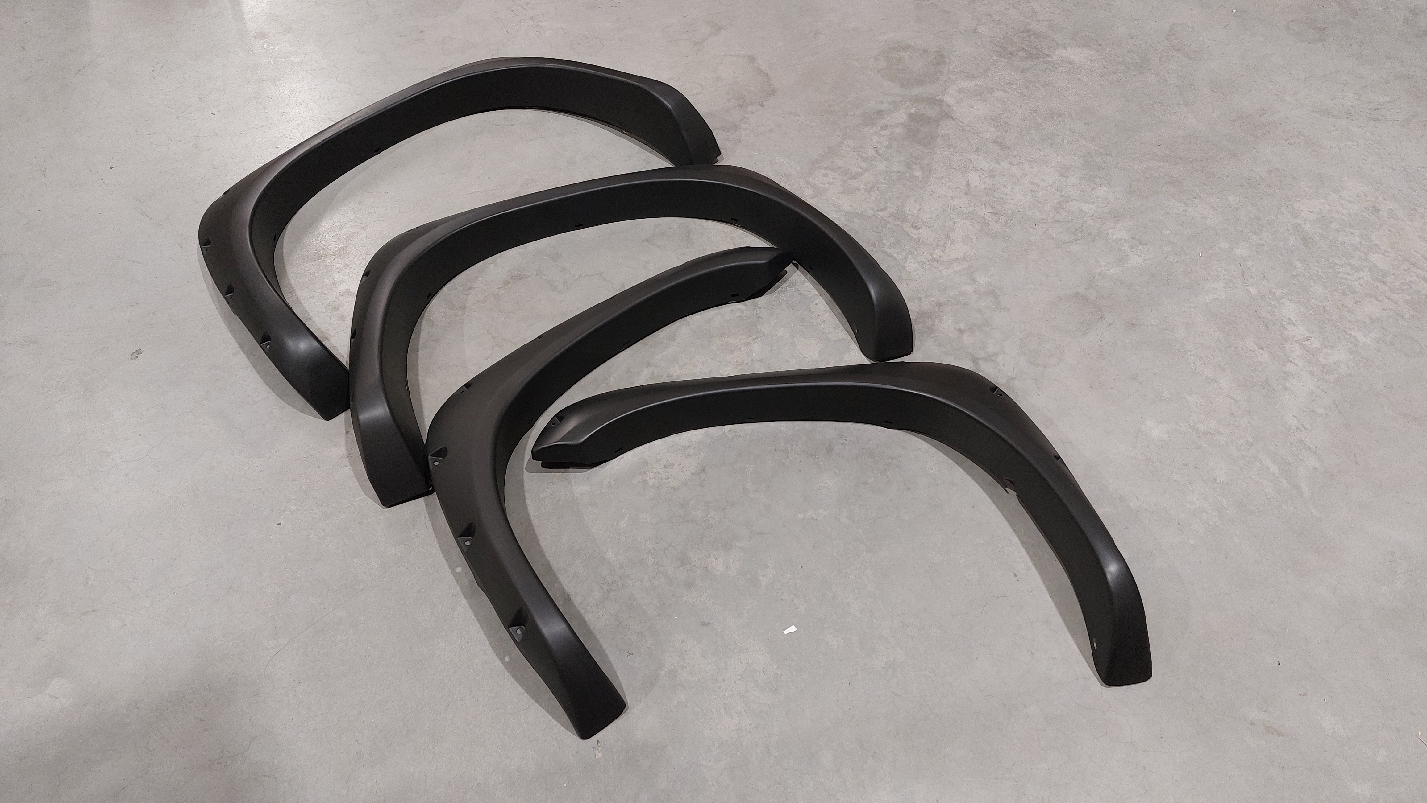 Image of ABS Dynamics Voor en Achter Scherm Verbreders Pocket Rivet Style TWEEDE KANS Zwart ABS Plastic Dodge Ram
