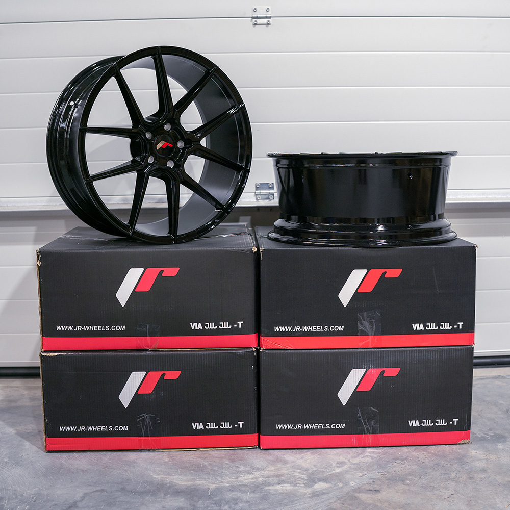 Image of JR-Wheels JR30 TWEEDE KANS Velgen 20 Inch 8.5J ET25 5x112 Gloss Black