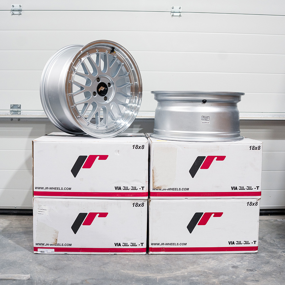 Image of JR-Wheels JR23 TWEEDE KANS Velgen 17 Inch 8J ET30 4x100 Flow Form Hyper Silver Machined Lip
